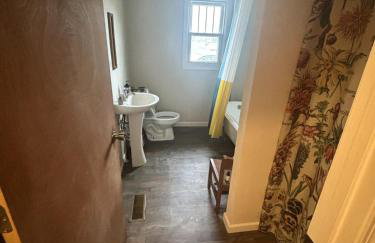 Quaint cottage near Local and State Parks and Minutes from Laurel Cove and Bell Theatre - Foto 4