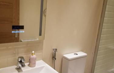 London Luxury Apartment 4 Bedroom Sleeps 12 people with 4 Bathrooms 1 Min walk from Station - Foto 23