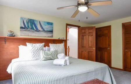 Bring your pups to Chatham Direct access to the Cape Cod Rail Trail - Foto 17