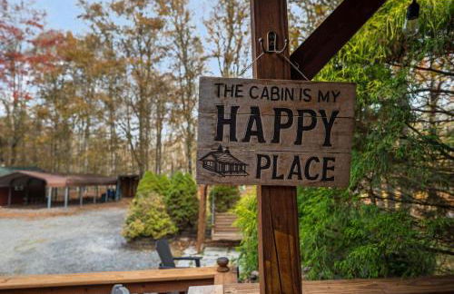 Relaxing Pocono Stay Near Lake with Hot Tub & BBQ - Foto 7