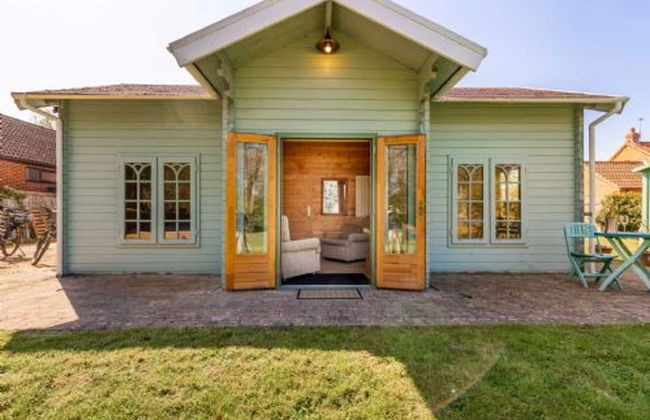 Host Stay Violet Lodge - Photo 16