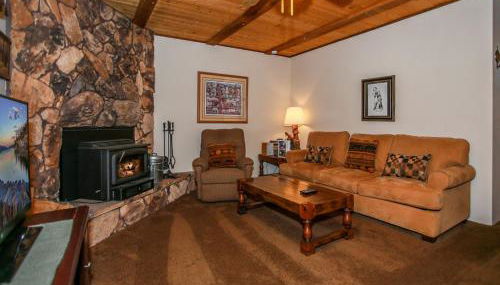 Cedar Pines - Mountain home in a tree filled neighborhood with WIFI - Foto 4