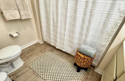 Modern 3BR Retreat with Comfort & Style Near Disney - Foto 38