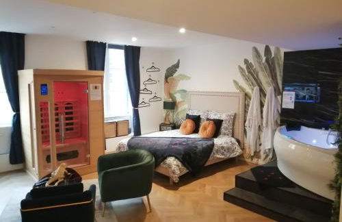 Spa-Sauna-Ciel de pluie tropicale-Champagne Nuit Romantique - Escapade Mâconnaise - Foto 19