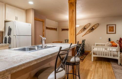 New Listing Updated 1 bedrm 1 bath Summit H Building #95 condo Just steps to Eagle Lodge sleeps 4 - Foto 9