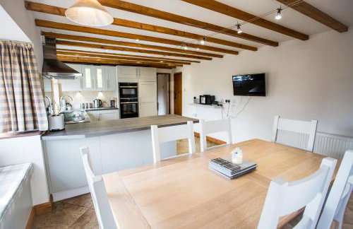 Beautiful 3 Bedroom Cottage - Picturesque Retreat - Foto 10