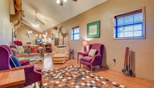 Cozy Strawn Cabin with Pool Access - Near Lake! - Foto 5