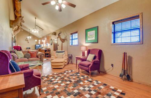 Cozy Strawn Cabin with Pool Access - Near Lake! - Foto 5