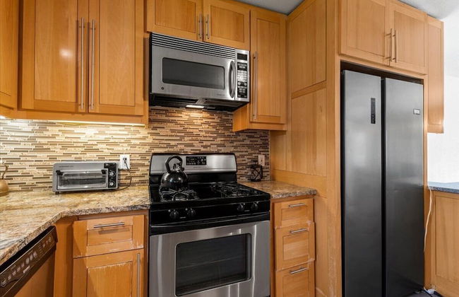 Oasis w Huge Pool & BBQ Patio - Photo 17