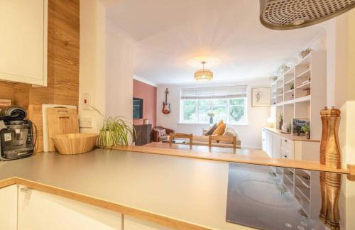 Cosy 1BR -Ascot Racecourse - Parking - By Tempstay - Foto 14