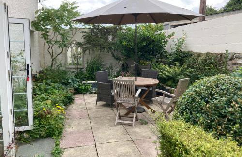 Bryntirion Farmhouse Apartment with Hot Tub - Foto 24