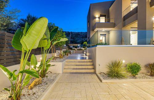 Chris and Stratos villa with private ecologic pool and kid's playground! - Foto 70