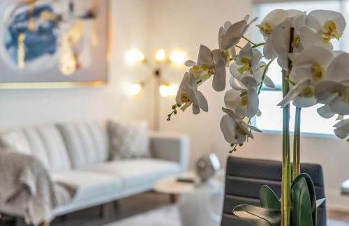 Amazing, Spacious Unit, Heart LA - Photo 18