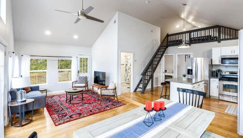 Loft Cabin w, Hot Tub, Fire Pit, Huge Deck & WiFi! - Foto 3