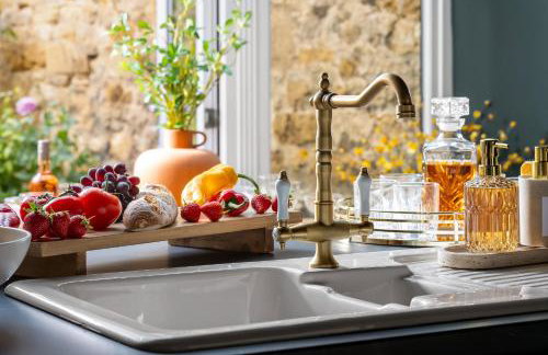 Chipping Campden Shabby Chic on Famous High Street - Photo 15