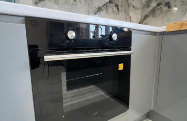 Brand New, Immaculate 3 Bed 3 Shower room House - Foto 6