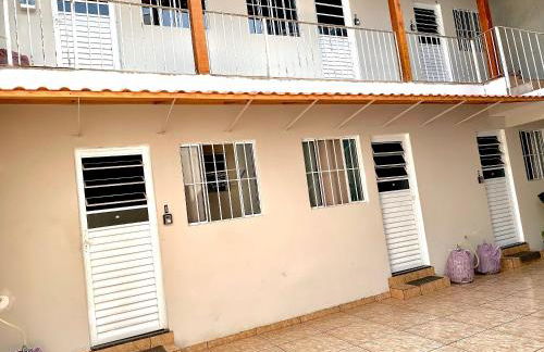 Confortavél Apartamento com AC, perto do Aeroporto - Foto 3