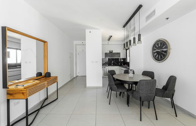 Stunning Sea View 4 BR Apt - Photo 5