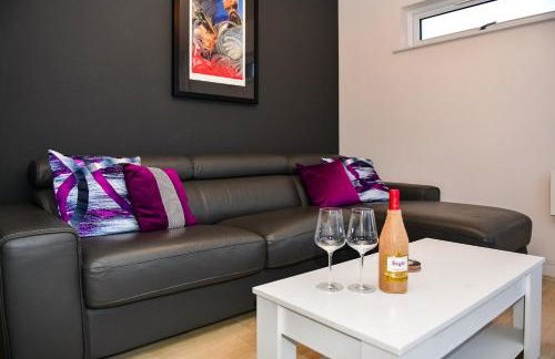 Cardiff Bay Retreat Sleeps 4 Parking - Pass the Keys - Foto 8