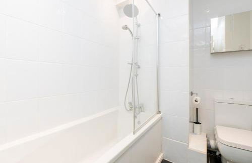 Delightful retreat in Larkhall with free parking - Pass the Keys - Photo 15