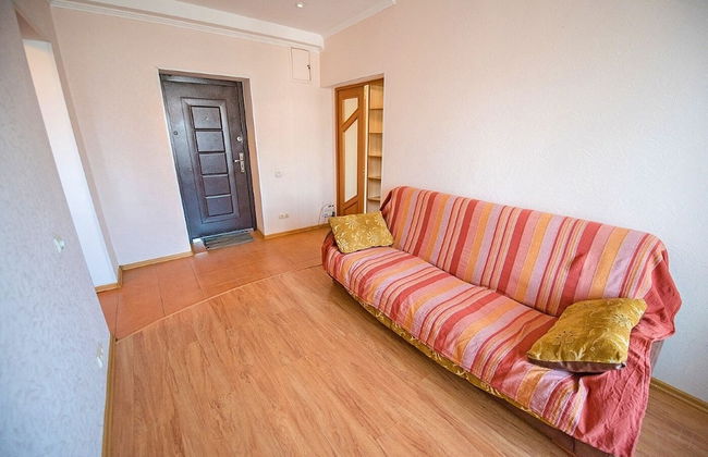 Apartment on Verhneportovaya 2A - Photo 7