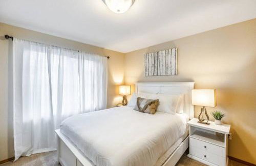 Serene Craftsman Near Boeing Everett - Photo 3