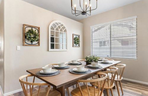 Cozy 5BR with Games and Pool for All - Foto 50