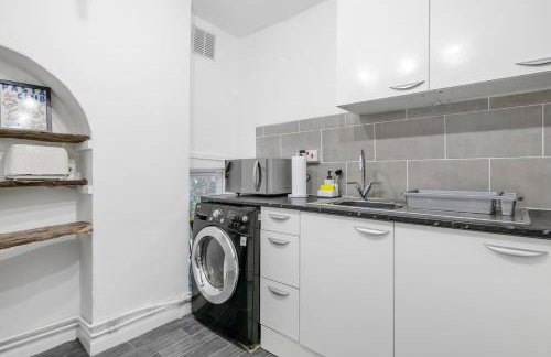 1Bed Contractor & Pilot flat - Parking & FAST WiFi - Foto 10