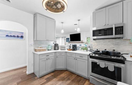 Steps to Sand! - Wellness Escape - Coastal Retreat - Foto 20