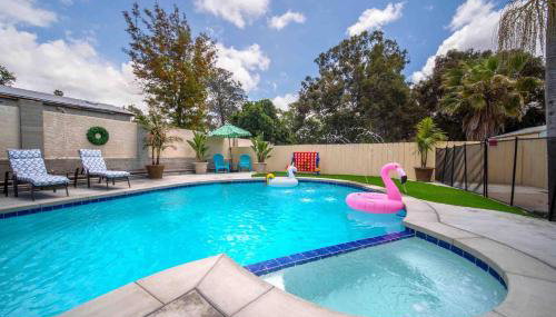 Spacious 4BR w/ Pool, Spa, Mini Golf & Game Lounge - Foto 2