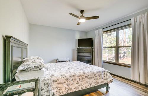 Golf, Hike and Boat Home with Fire Pit in Friendship - Foto 9