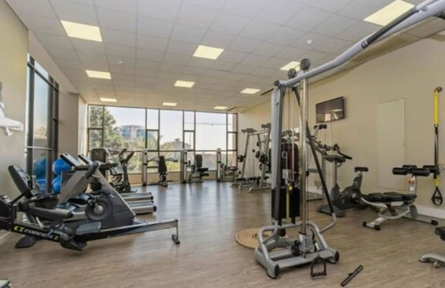 Sandton Skye Apartment - 616 - Photo 39