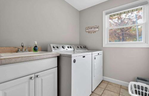 Pet-friendly Grass Lake Hideaway - Foto 14