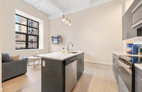 Luxury DT Condo l Playhouse Square l Fast W-Fi - Foto 1