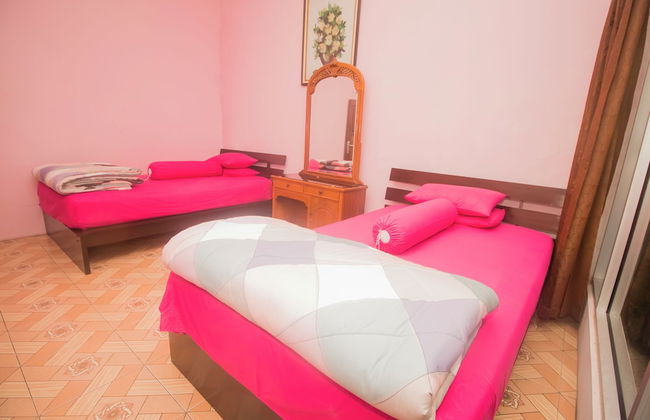 Villa Matahari Tawangmangu powered by Cocotel - Foto 3