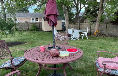 A Cozy Cape house steps to Restaurants & Beaches ~1.4 miles down scenic roads - Foto 31