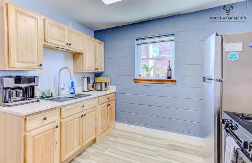 The Moose #3 - Modern Luxe Studio with Free Gated Parking & Wifi - Foto 15