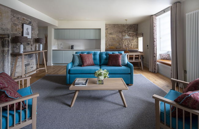 Abbey Strand Apartments, at Holyrood - Photo 1