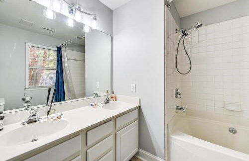 half Mi to Bank of America Stadium Uptown Condo! - Photo 13