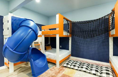 Sportscourt & Pool Indoor Slide~Games~ Family Fun - Foto 24