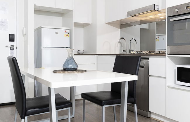 RNR Serviced Apartments North Melbourne - Photo 10