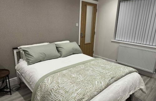 Brain Properties Limited - Contractor and Leisure Stay 4 Bedroom all ensuite house with Parking - Photo 23