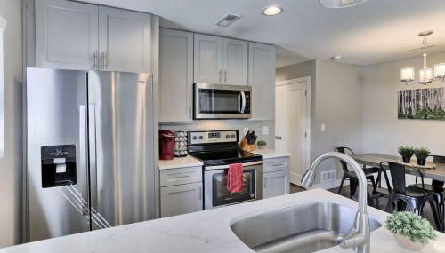 Quiet and Comfy Oasis - Firepit and Yard in Denver - Foto 2