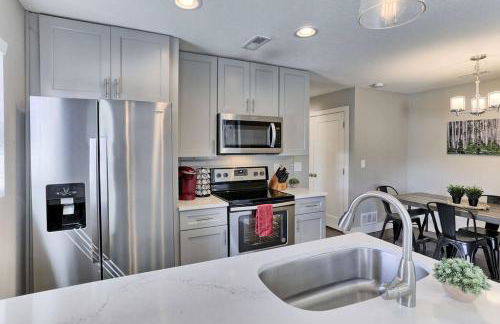 Quiet and Comfy Oasis - Firepit and Yard in Denver - Foto 2