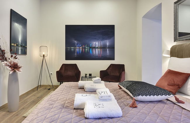 D&A Central Luxury Apartments - Photo 22