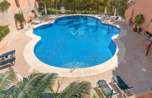 Luxury seaview apartment in Marbella located in a secure gated community with swimming pool and large terrace Perfect for families visiting Marbella and Puerto Banús - Foto 3