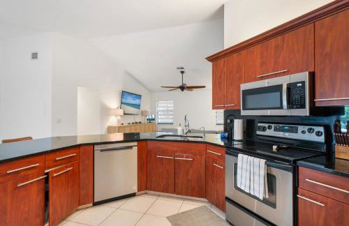 Three-Bedroom House - Best area-Heated Pool-Spa and Sauna Close to Beaches - Foto 28