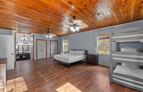 Spacious Foley Retreat Sleeps 12 Game Room Theater - Photo 17