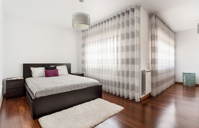 JOIVY Sleek House W/Balcony & 2 Terraces In Porto - Foto 2