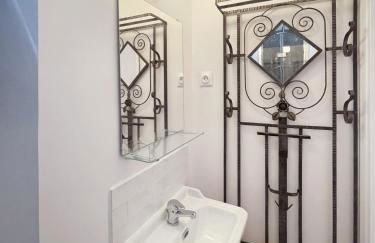 Chic neighborhood charming courtyard studio 7th - Foto 7